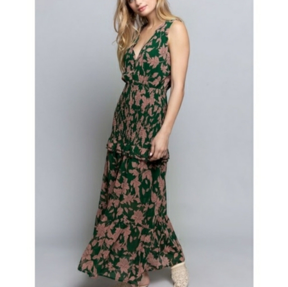 FINAL SALE 🆕 POL LEAF PRINT MAXI  DRESS - Picture 12 of 13